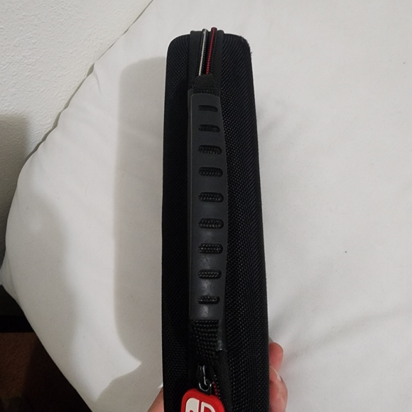 Nintendo Switch Bundle - Picture 5 of 10